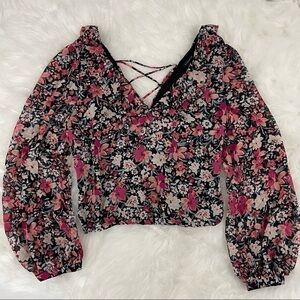 NWT Dynamite Semi-Cropped Long Sleeve Floral Top With Lace-Up Back Size Large